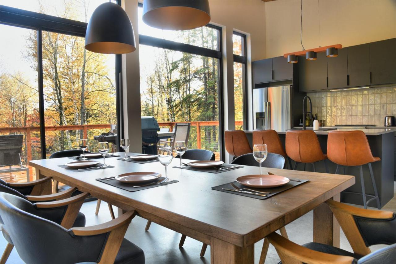 Kallm-Mont-Tremblant Chalet With Hot Tub, Pond & Beach On Private 7Acre Estate Lac-Superieur Exteriör bild