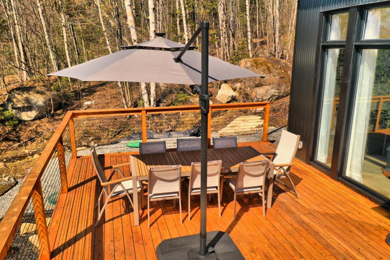 Kallm-Mont-Tremblant Chalet With Hot Tub, Pond & Beach On Private 7Acre Estate Lac-Superieur Exteriör bild