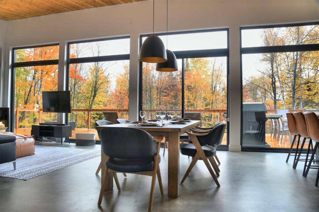 Kallm-Mont-Tremblant Chalet With Hot Tub, Pond & Beach On Private 7Acre Estate Lac-Superieur Exteriör bild