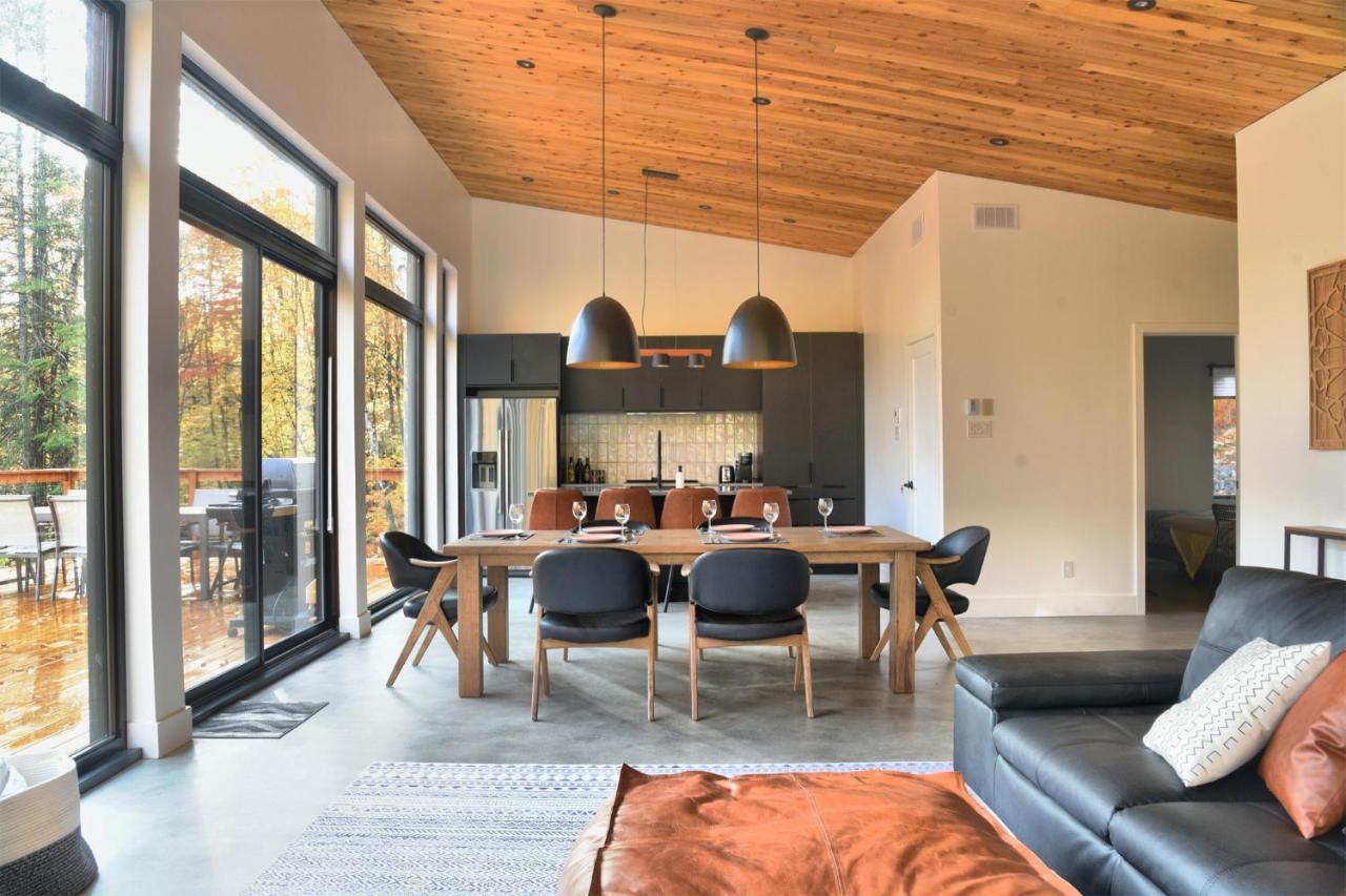 Kallm-Mont-Tremblant Chalet With Hot Tub, Pond & Beach On Private 7Acre Estate Lac-Superieur Exteriör bild
