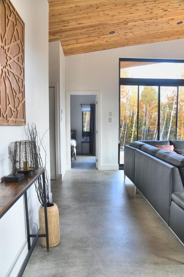 Kallm-Mont-Tremblant Chalet With Hot Tub, Pond & Beach On Private 7Acre Estate Lac-Superieur Exteriör bild