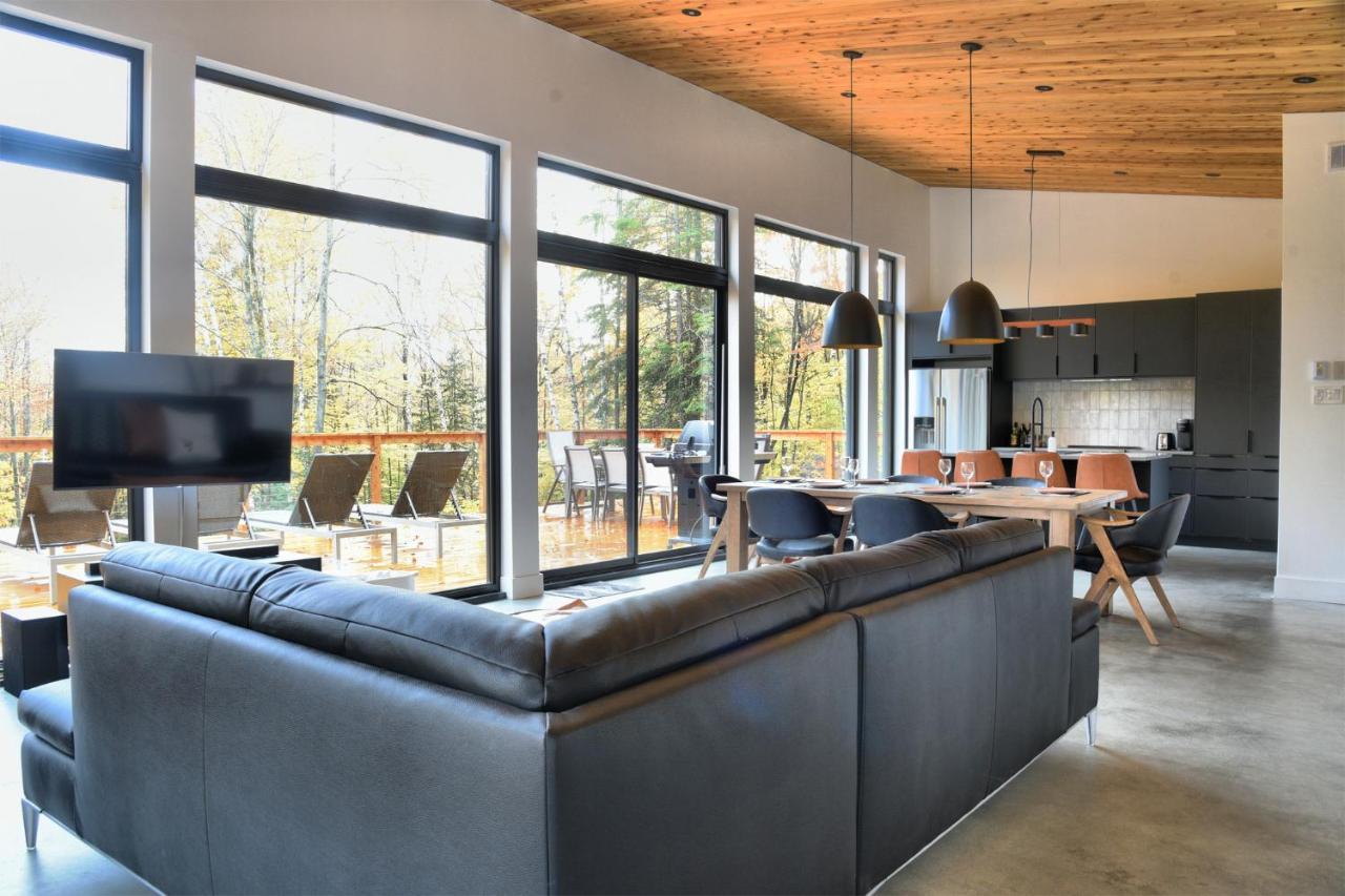 Kallm-Mont-Tremblant Chalet With Hot Tub, Pond & Beach On Private 7Acre Estate Lac-Superieur Exteriör bild