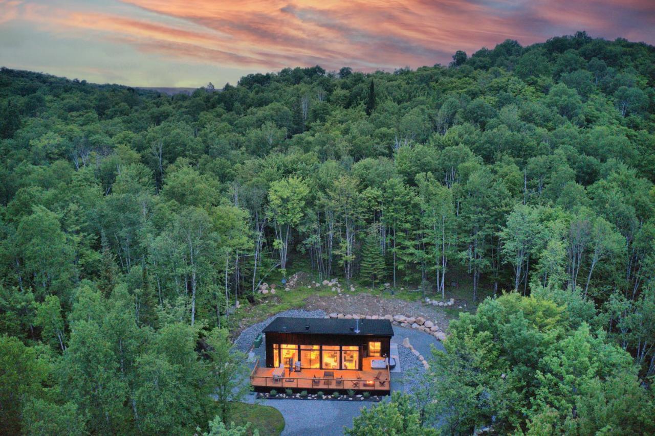 Kallm-Mont-Tremblant Chalet With Hot Tub, Pond & Beach On Private 7Acre Estate Lac-Superieur Exteriör bild