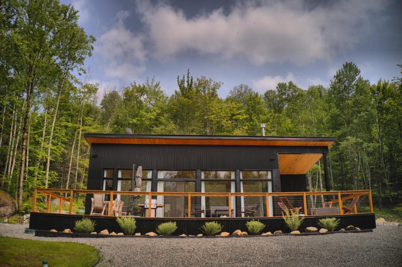 Kallm-Mont-Tremblant Chalet With Hot Tub, Pond & Beach On Private 7Acre Estate Lac-Superieur Exteriör bild