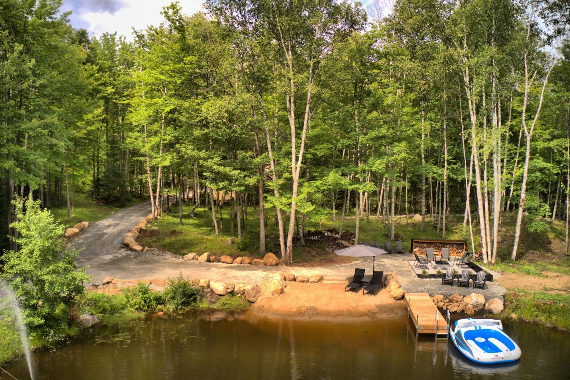 Kallm-Mont-Tremblant Chalet With Hot Tub, Pond & Beach On Private 7Acre Estate Lac-Superieur Exteriör bild